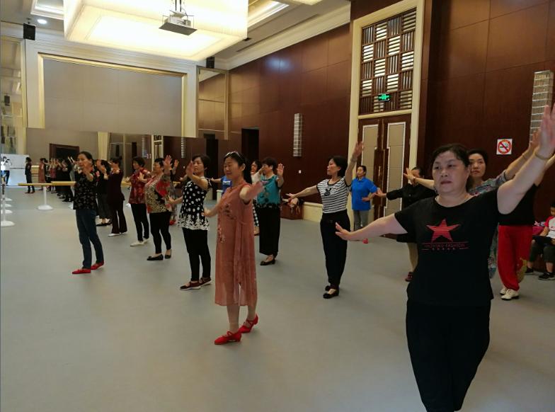 上海市社區(qū)<a href=http://www.yingdedao.com target=_blank class=infotextkey>健身</a>俱樂(lè)部