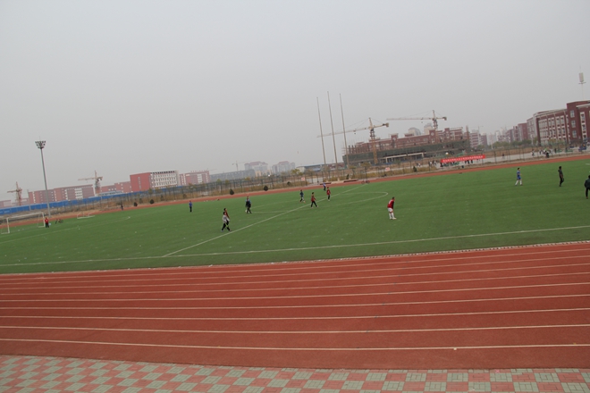北京交通大學(xué)黃驊分校4*4<a href=http://www.yingdedao.com target=_blank class=infotextkey>塑膠跑道</a>工程實(shí)例