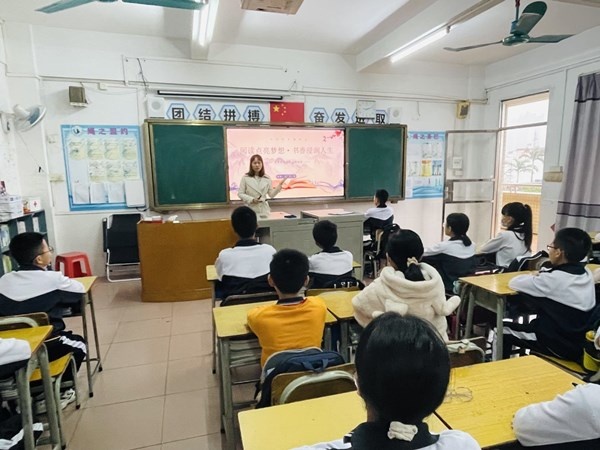閱讀點(diǎn)亮夢想 書香浸潤人生
