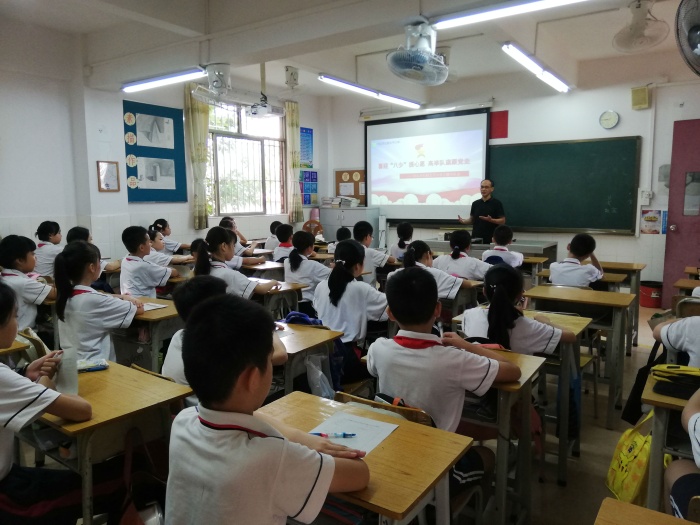 喜迎“八少”提心愿，高舉隊旗跟黨走