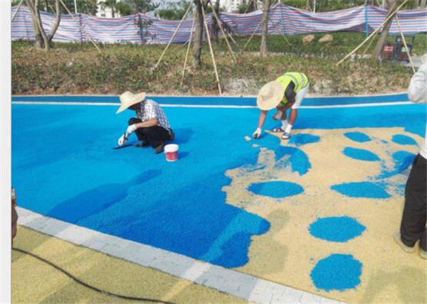 EPDM<a href=http://www.yingdedao.com target=_blank class=infotextkey>塑膠跑道</a>