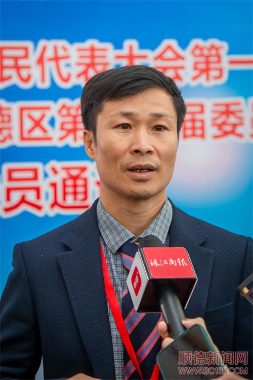 5名政協(xié)委員亮相首場(chǎng)“委員通道”