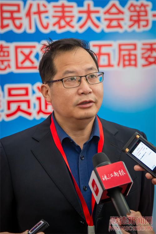 5名政協(xié)委員亮相首場(chǎng)“委員通道”