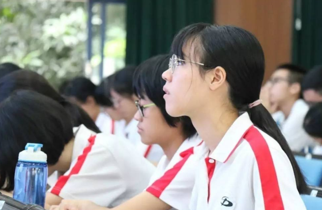 課后延時服務(wù)“副作用”來了，老師身心俱疲，家長更是有苦難言