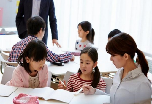 10月1日起將取消“周中課”，家長(zhǎng)各執(zhí)己見，有人歡喜有人愁