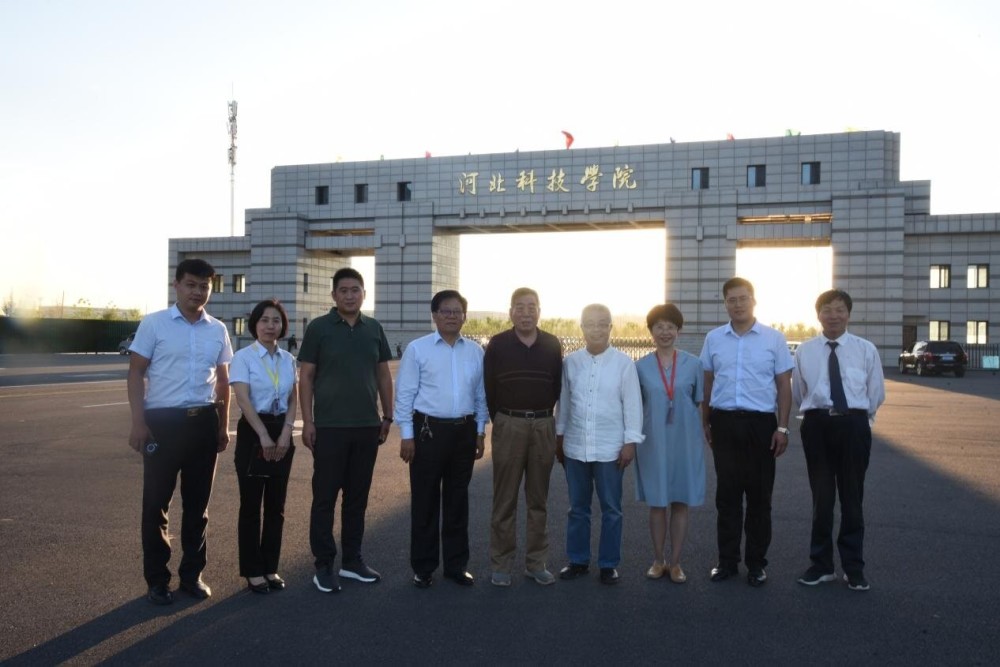 閆春來會長到河北科技學(xué)院曹妃甸校區(qū)視察