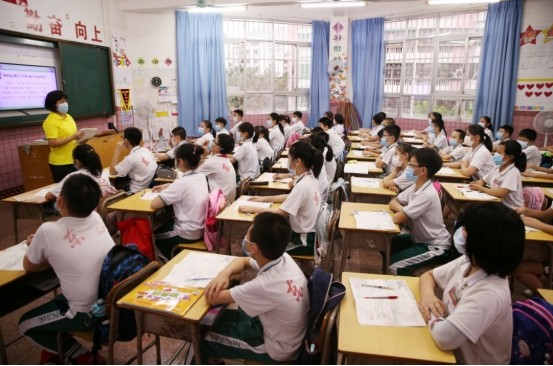 教師職稱評(píng)定“新標(biāo)準(zhǔn)”，老教師迎來好消息，職教年齡成關(guān)鍵