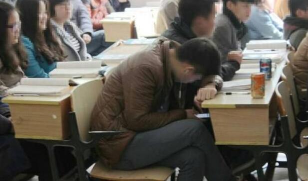 老師越來(lái)越不被尊重，頂撞老師、擾亂課堂紀(jì)律的，為什么越來(lái)越多