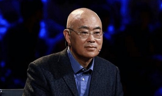 鄭淵潔“怒批”語文教材誤人子弟，引起家長共鳴：內容經(jīng)不起推敲