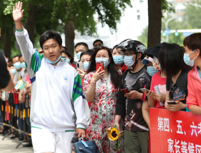 中高考之后，學(xué)生要保存好準(zhǔn)考證，它能帶給學(xué)生一些“隱藏福利”