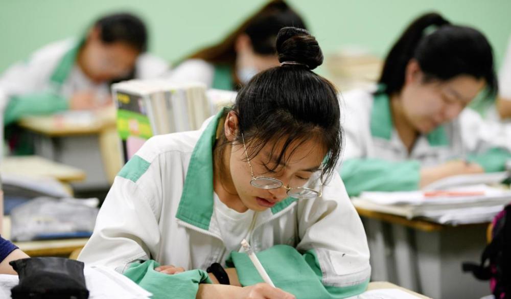8000字繳文，0分高考卷，當(dāng)年那個(gè)叛逆的河南女生，如今在哪？