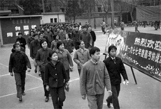 77年恢復(fù)高考以來，不得不知的3位學(xué)霸狀元，可惜有人出國未歸