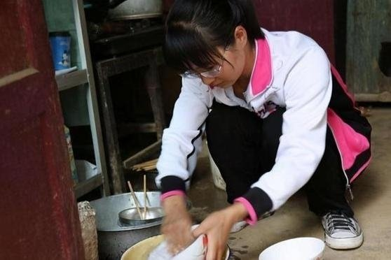 “學霸”高考只考了47分，爺爺含淚求復查，分數(shù)出來后全家沉默