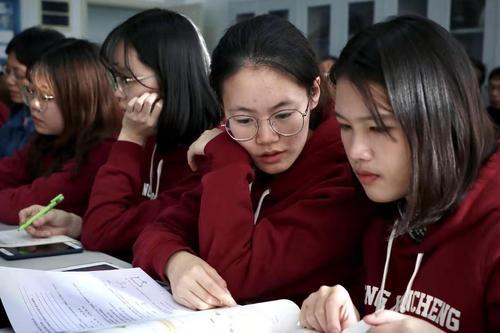 公費(fèi)師范生和師范生的4大不同，專家匯總過后，學(xué)生傾心哪一種