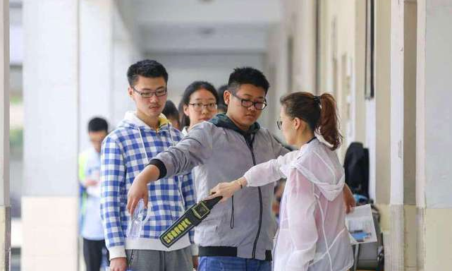 教育部發(fā)新通知，想考985、211的學(xué)生只能靠成績，家長別白忙活了